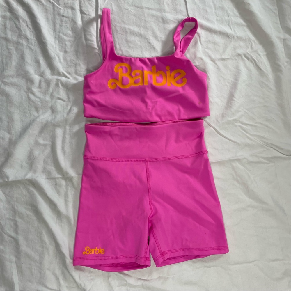 show me your mumu Barbie set size small